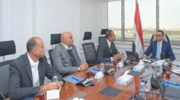 وزير الاستثمار يتباحث مع أبو غالي موتورز لتعزيز توطين صناعة الدراجات النارية 1